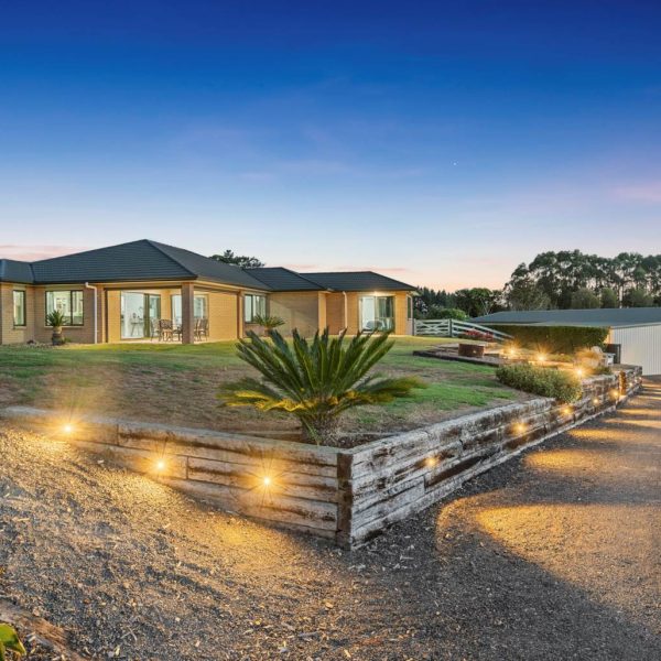 223 Pinnacle Hill Road, Bombay